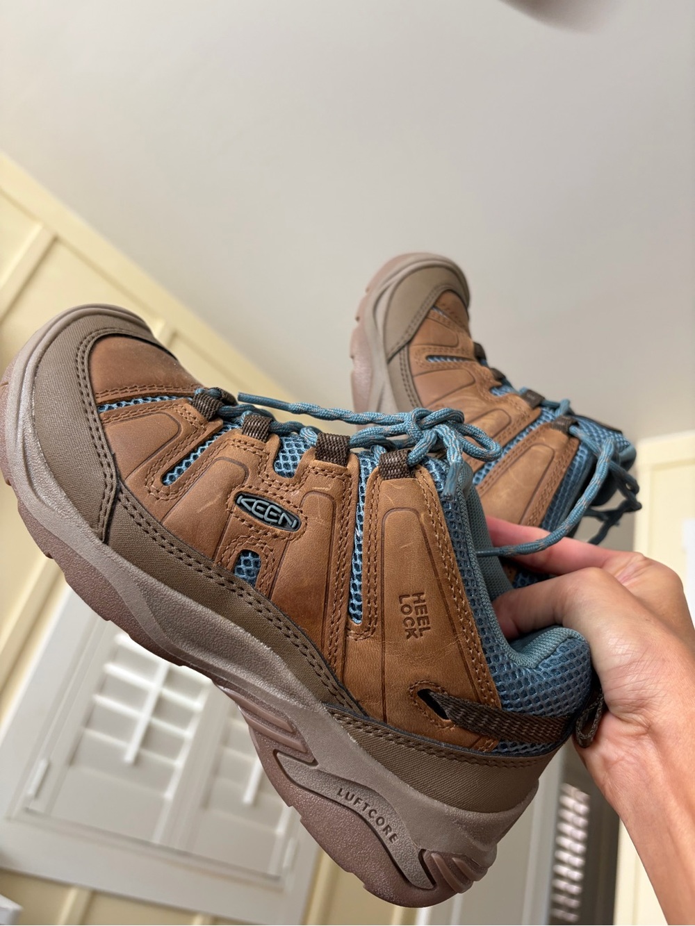 KEEN NEW Hiking Shoes size 7 women’s Circadian Vent
